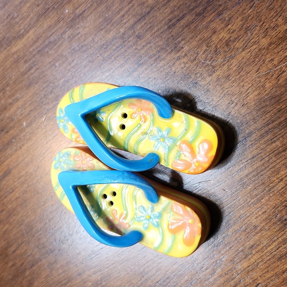 FLIP FLOP SALT AND PEPPER